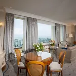 De La Paix Hotel 4*