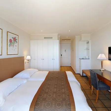 De La Paix Hotel 4*