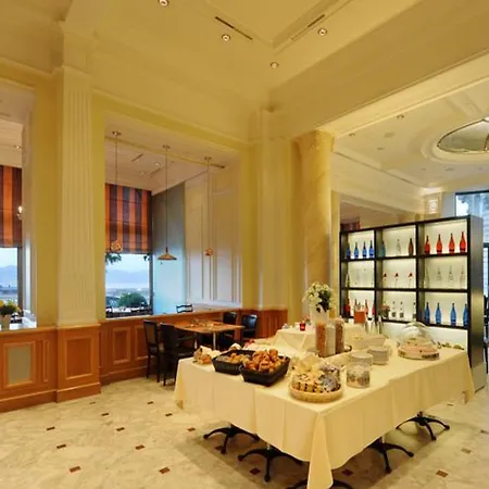 Szálloda De La Paix