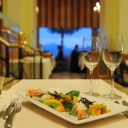 De La Paix Hotel 4*