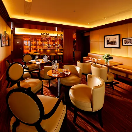 De La Paix Hotel 4*