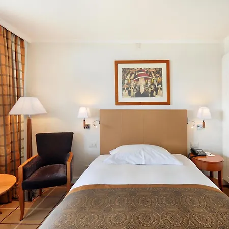 De La Paix Hotel 4*