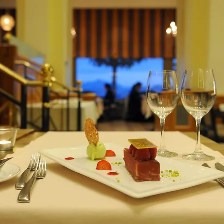 De La Paix Hotel 4*
