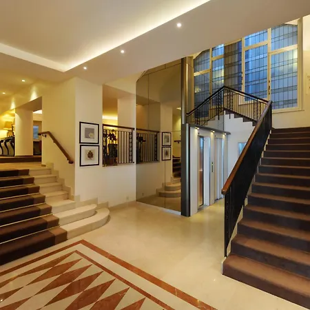 De La Paix Hotel 4*