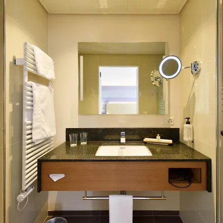 De La Paix Hotel 4*