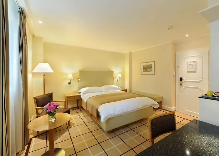 洛桑和平酒店 酒店 4*